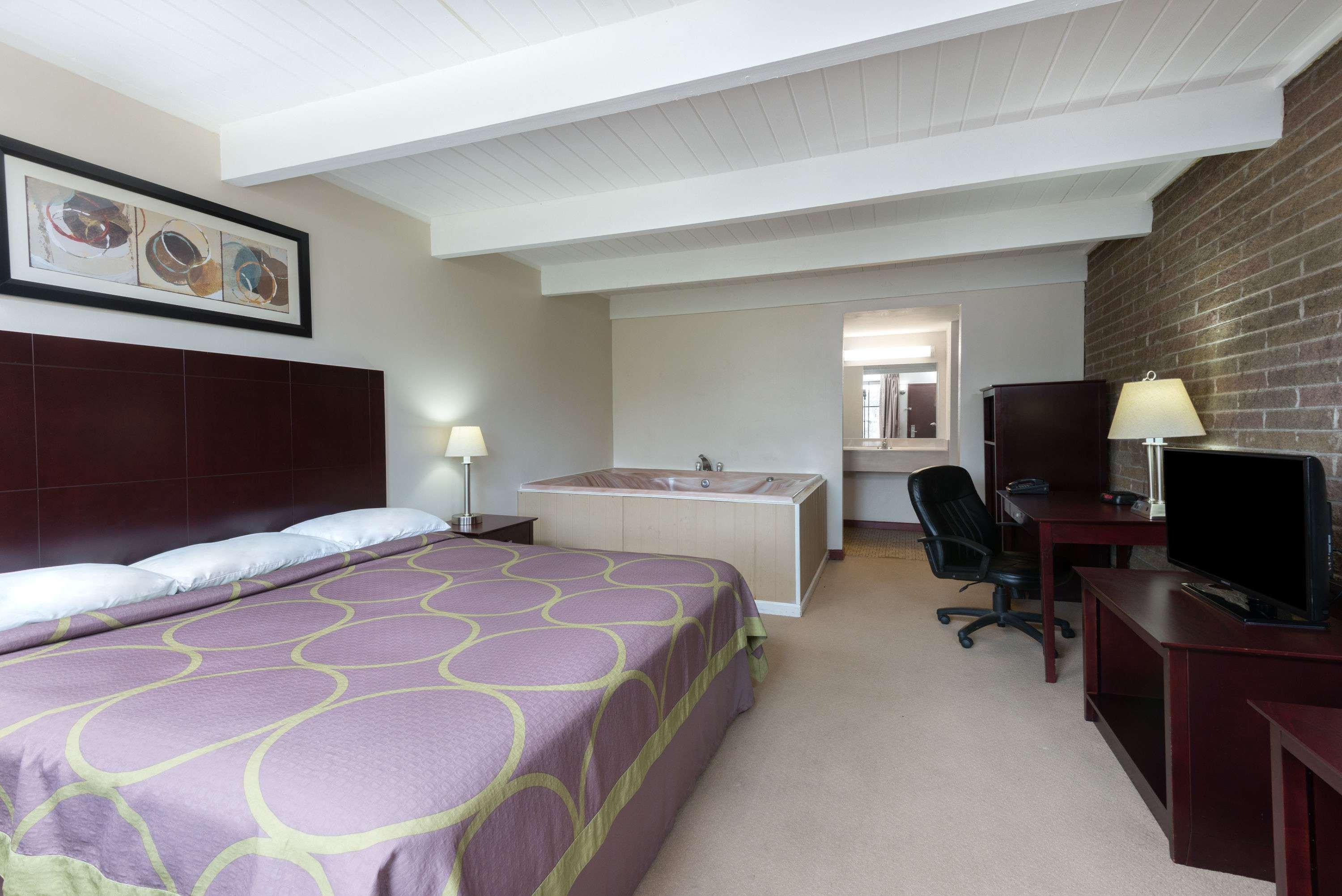 Super 8 By Wyndham Beaver Falls Экстерьер фото
